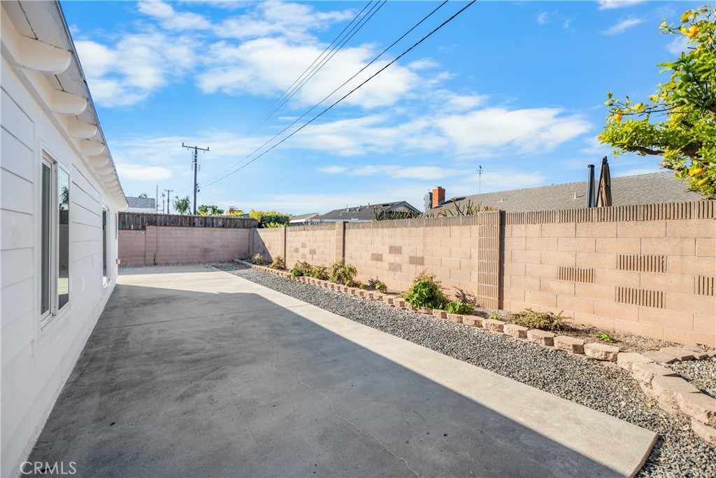 MLS #OC26006335 image #31