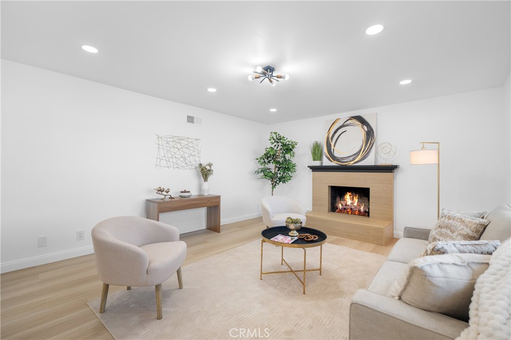 MLS #OC26006335 image #5