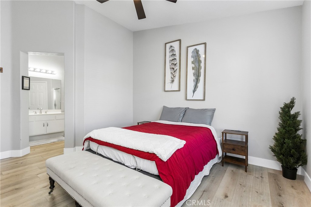 MLS #OC26006375 image #10