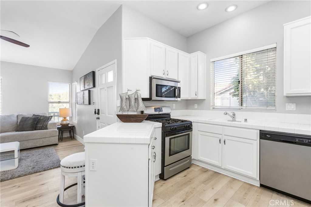 MLS #OC26006375 image #2