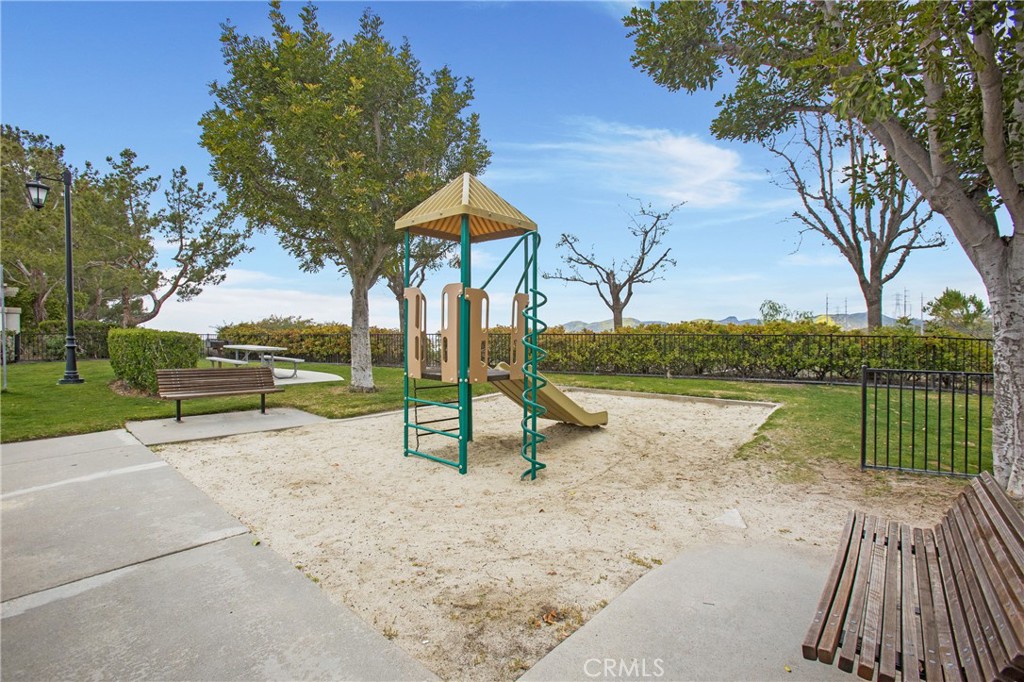 MLS #OC26006375 image #21