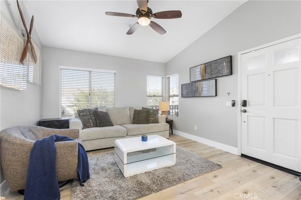 MLS #OC26006375 image #5