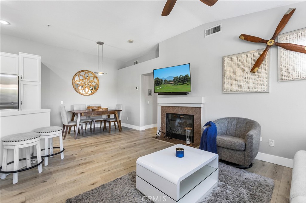 MLS #OC26006375 image #6