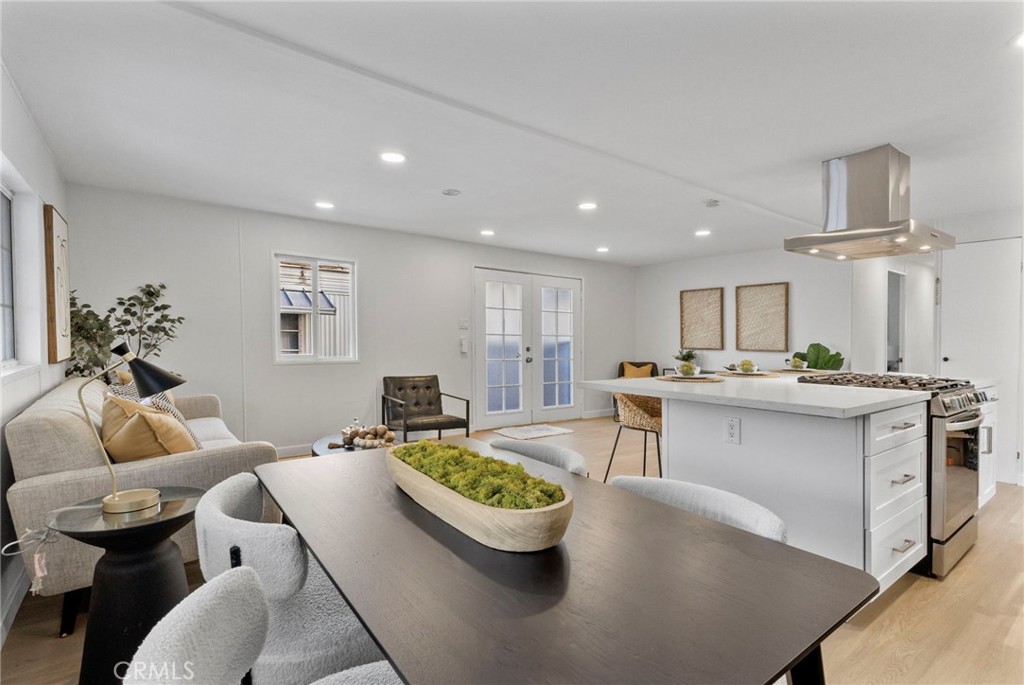 MLS #OC26006381 image #0