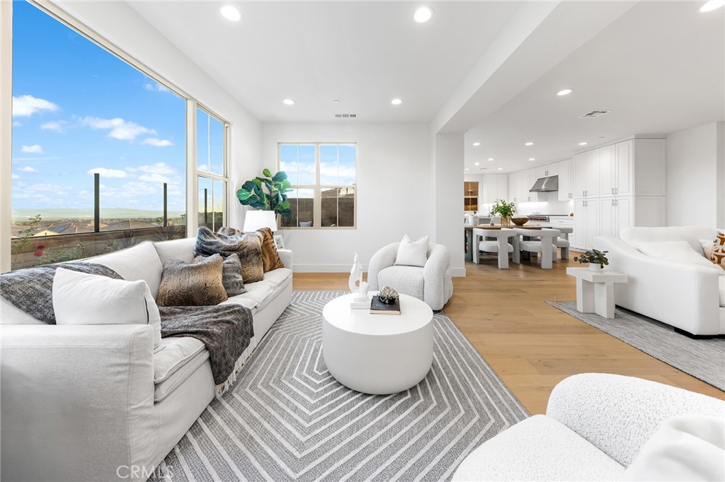 MLS #OC26006389 image #12