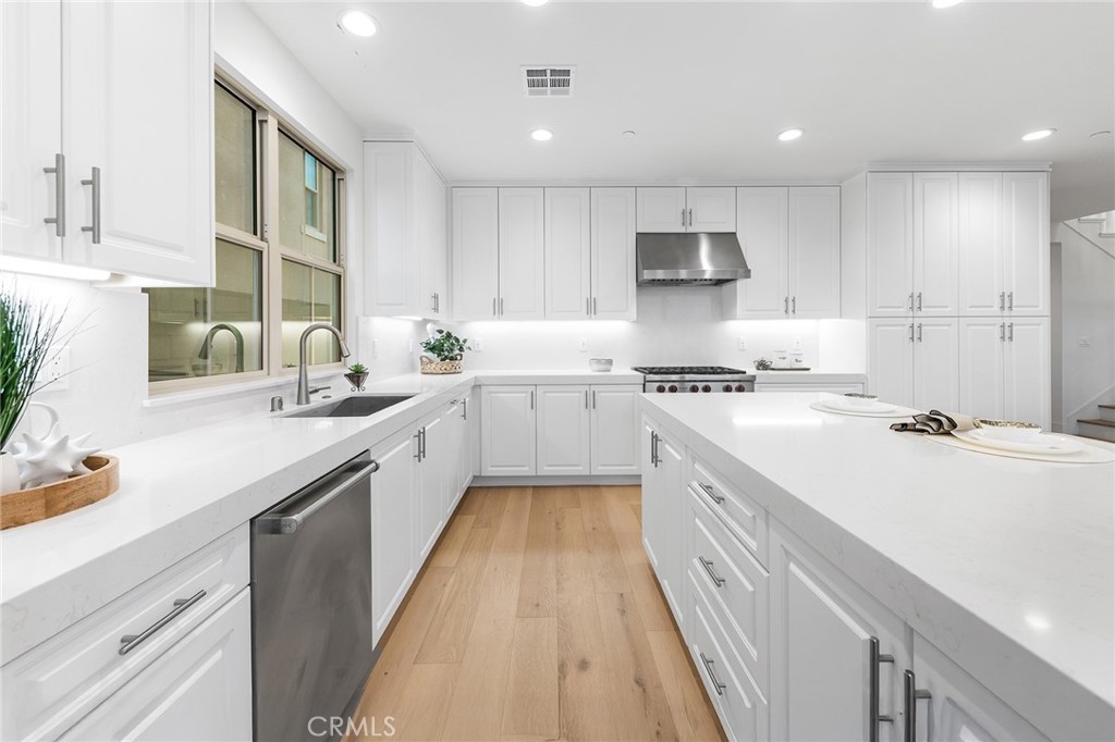 MLS #OC26006389 image #22