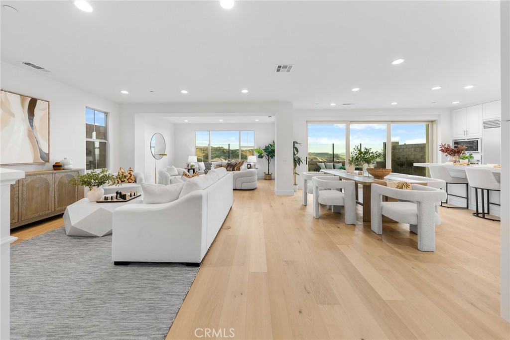 MLS #OC26006389 image #5