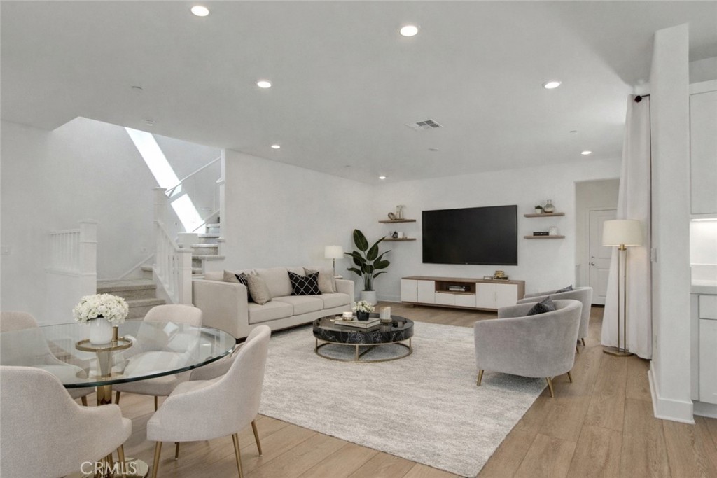 MLS #OC26006633 image #2