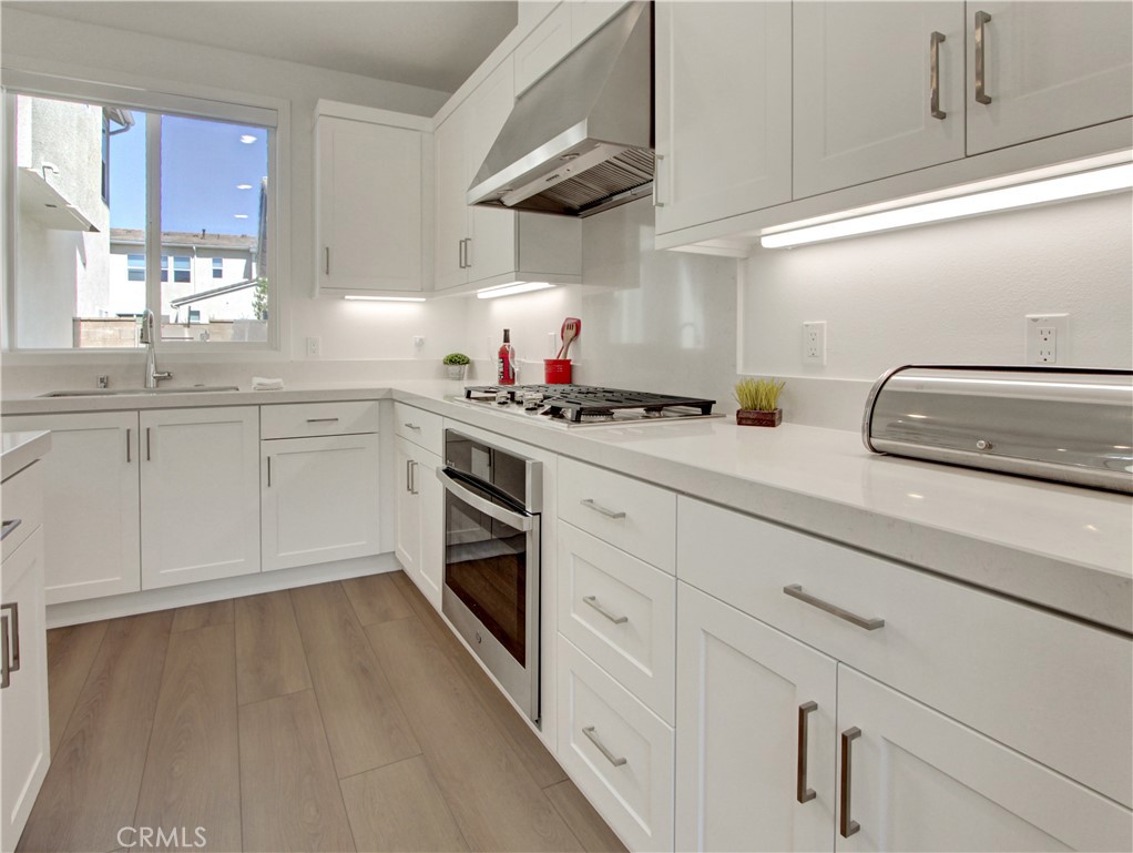 MLS #OC26006633 image #9