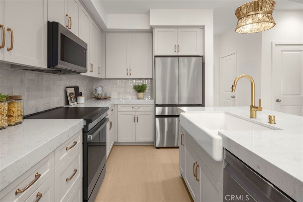 MLS #OC26006794 image #1