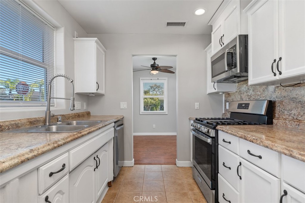 MLS #OC26006830 image #13