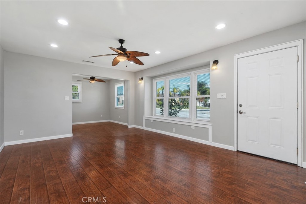 MLS #OC26006830 image #4