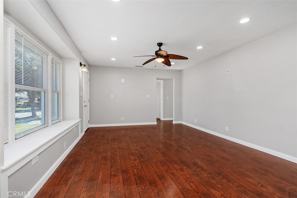 MLS #OC26006830 image #7