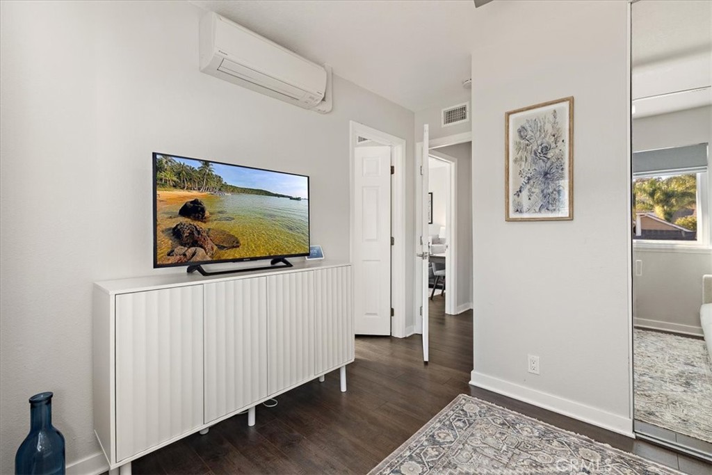 MLS #OC26007828 image #6