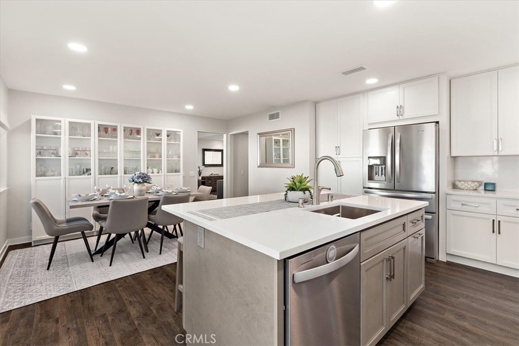 MLS #OC26007828 image #9