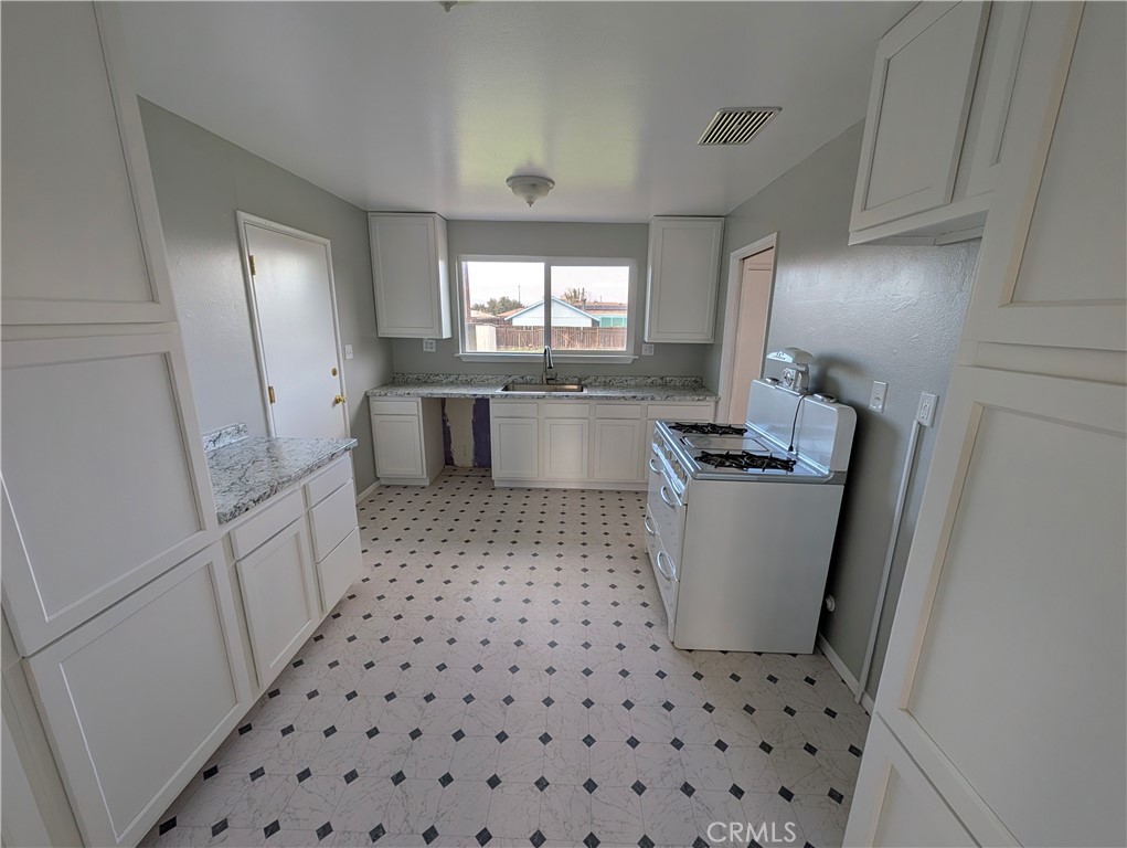 MLS #OC26009874 image #1