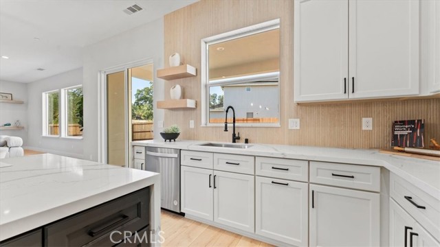 MLS #OR25032680 image #14