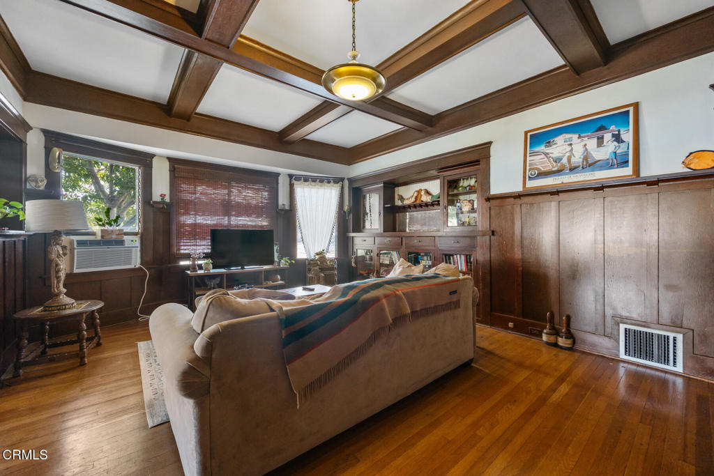 MLS #P1-23851 image #11