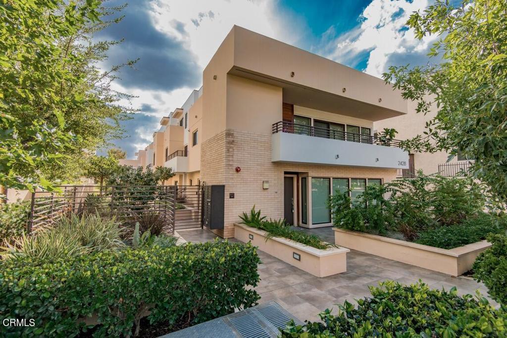 MLS #P1-24993 image #0