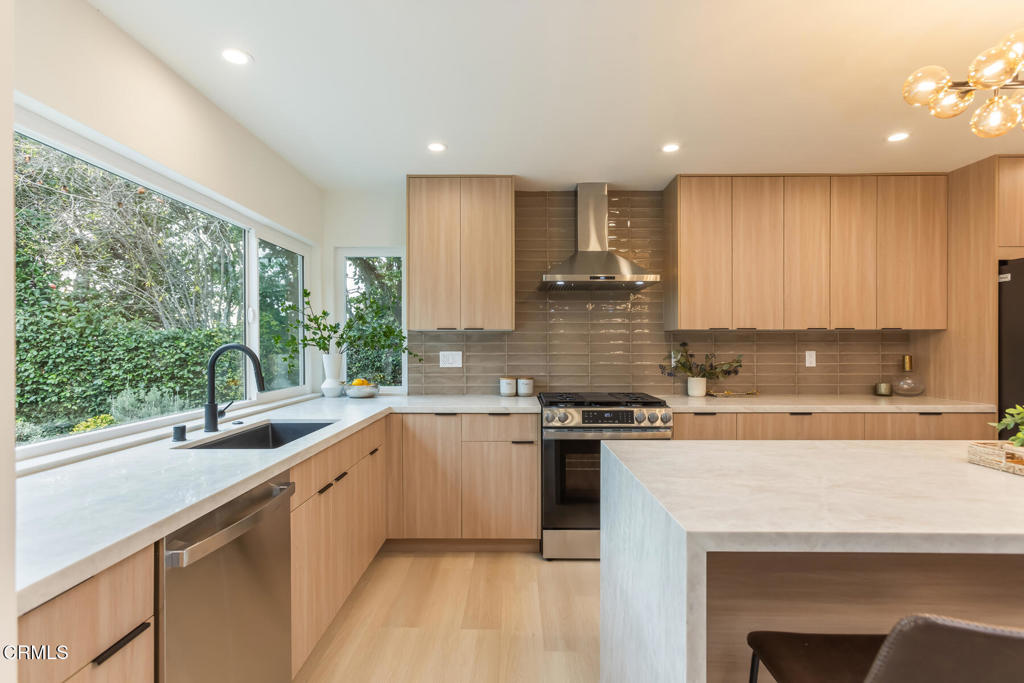 MLS #P1-25327 image #25