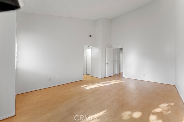 MLS #OC25237989 image #10