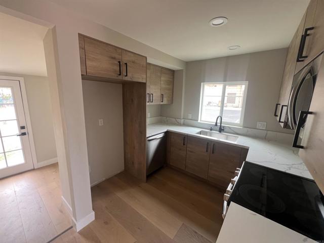 MLS #250018232SD image #10