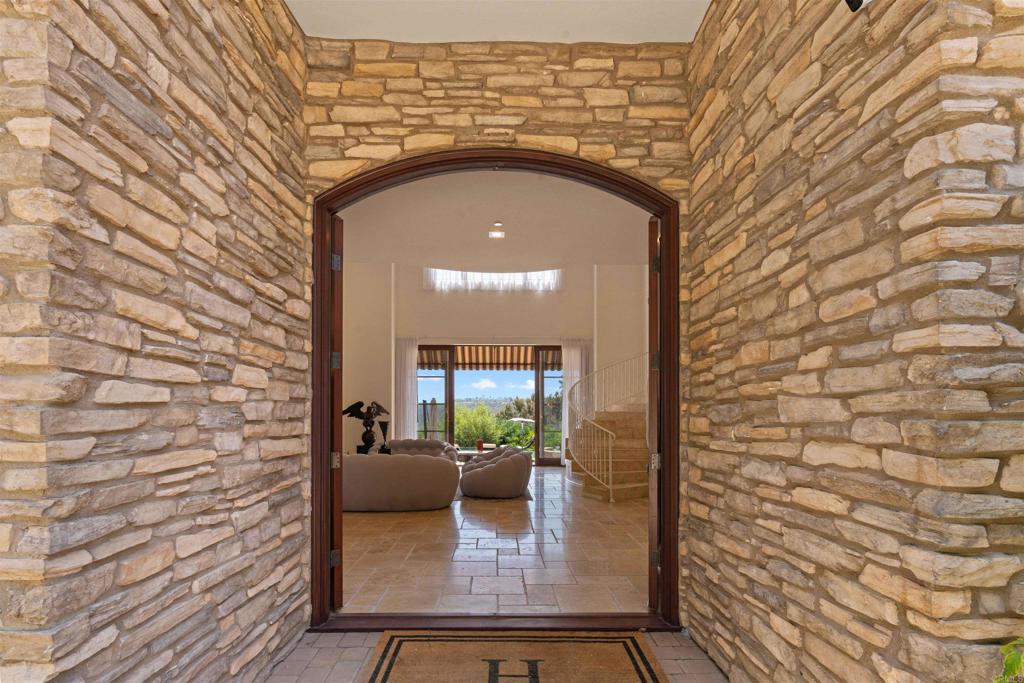 MLS #PTP2506508 image #2