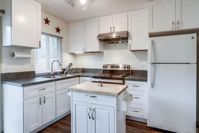 MLS #250032593SD image #9