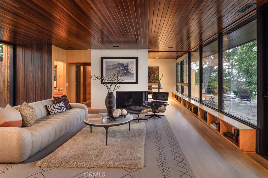 MLS #PV25107170 image #1