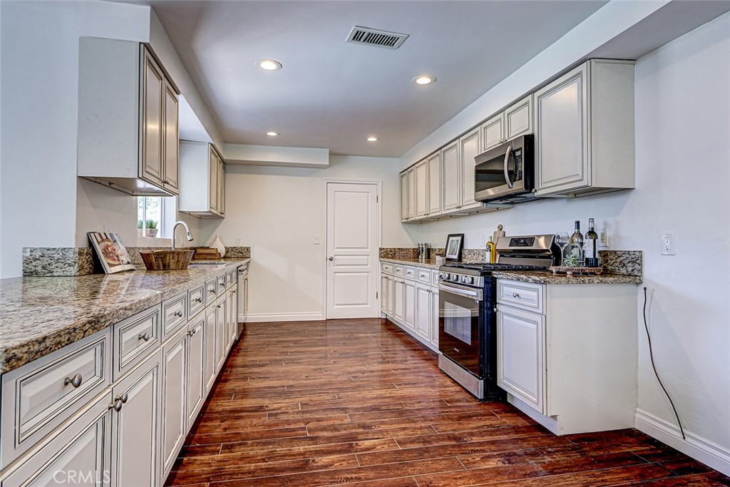 MLS #PV25122436 image #12