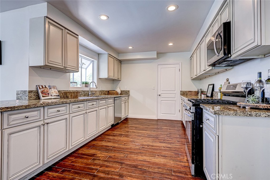 MLS #PV25122436 image #13