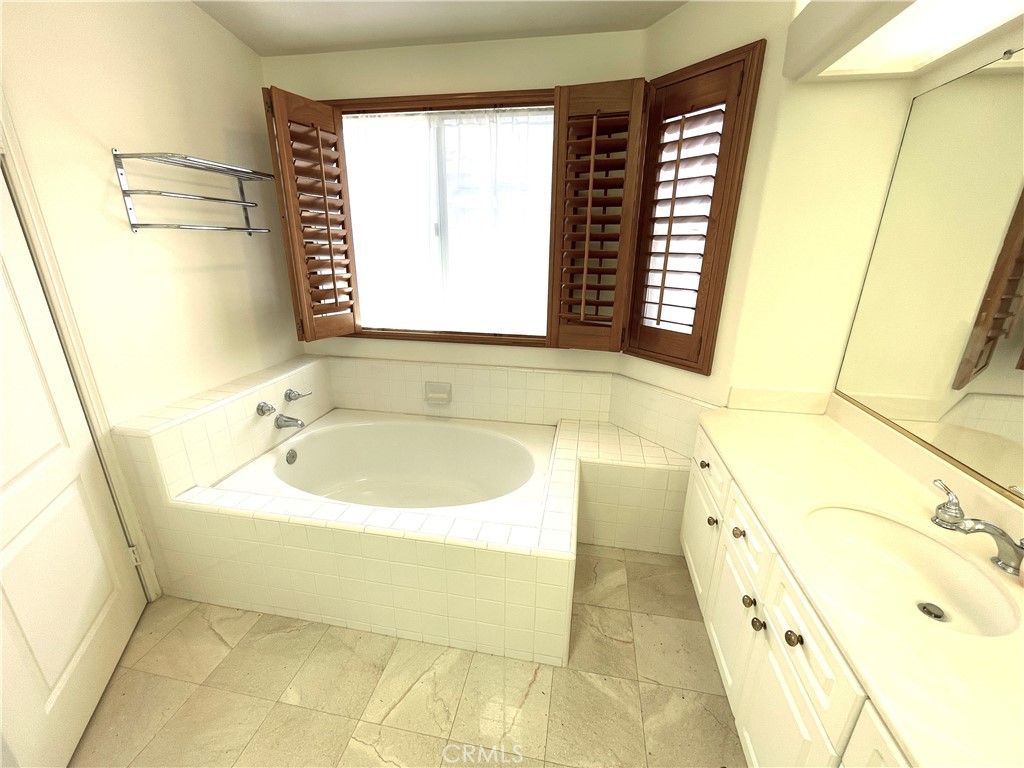 MLS #PV25189436 image #14