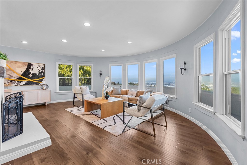 MLS #PV25202353 image #2