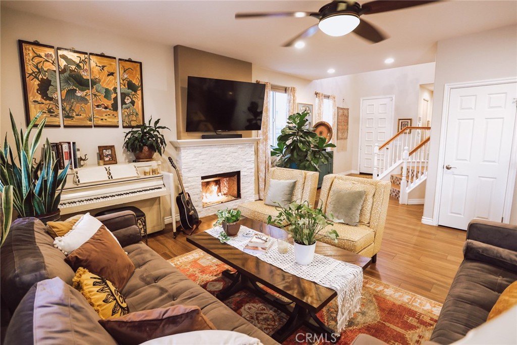 MLS #PV25214994 image #2