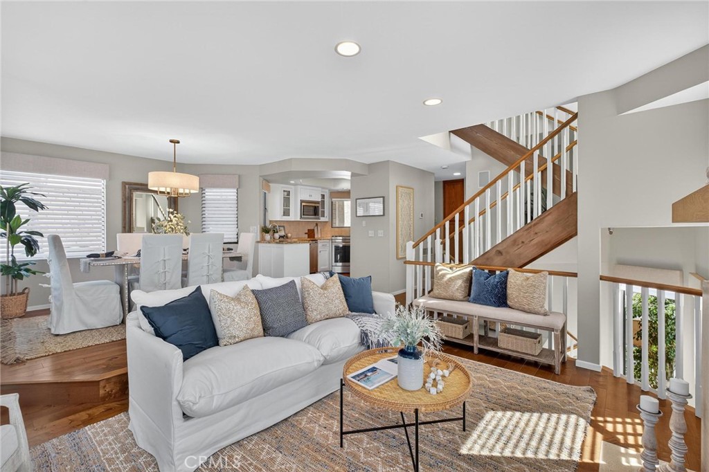 MLS #PV25228393 image #0