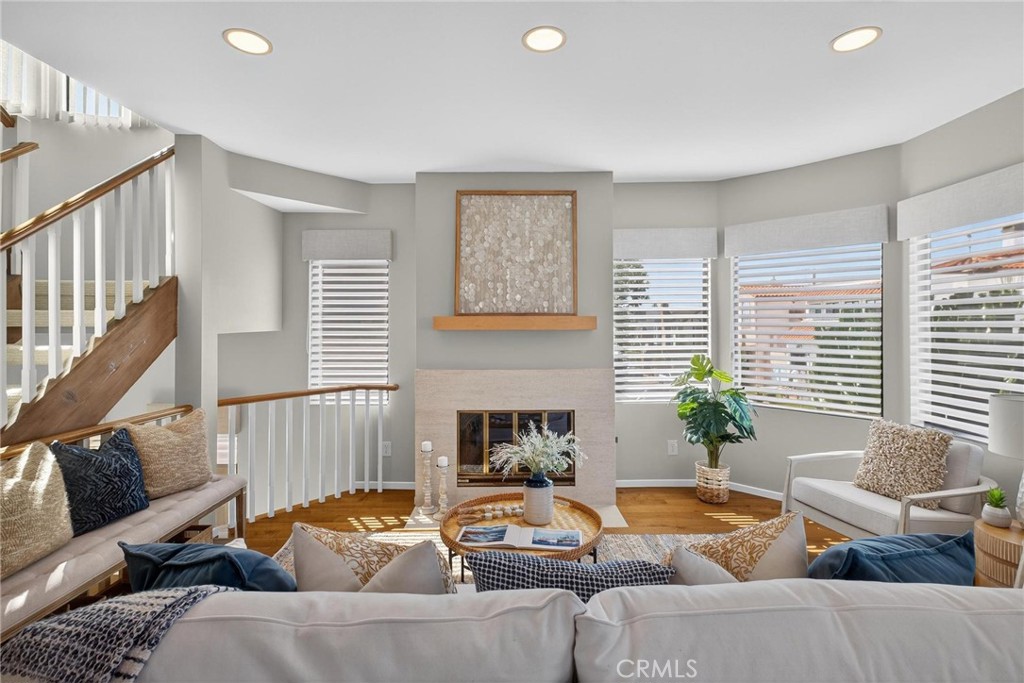 MLS #PV25228393 image #1