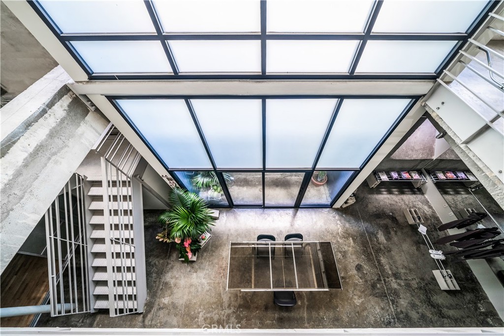 MLS #PV25231543 image #1