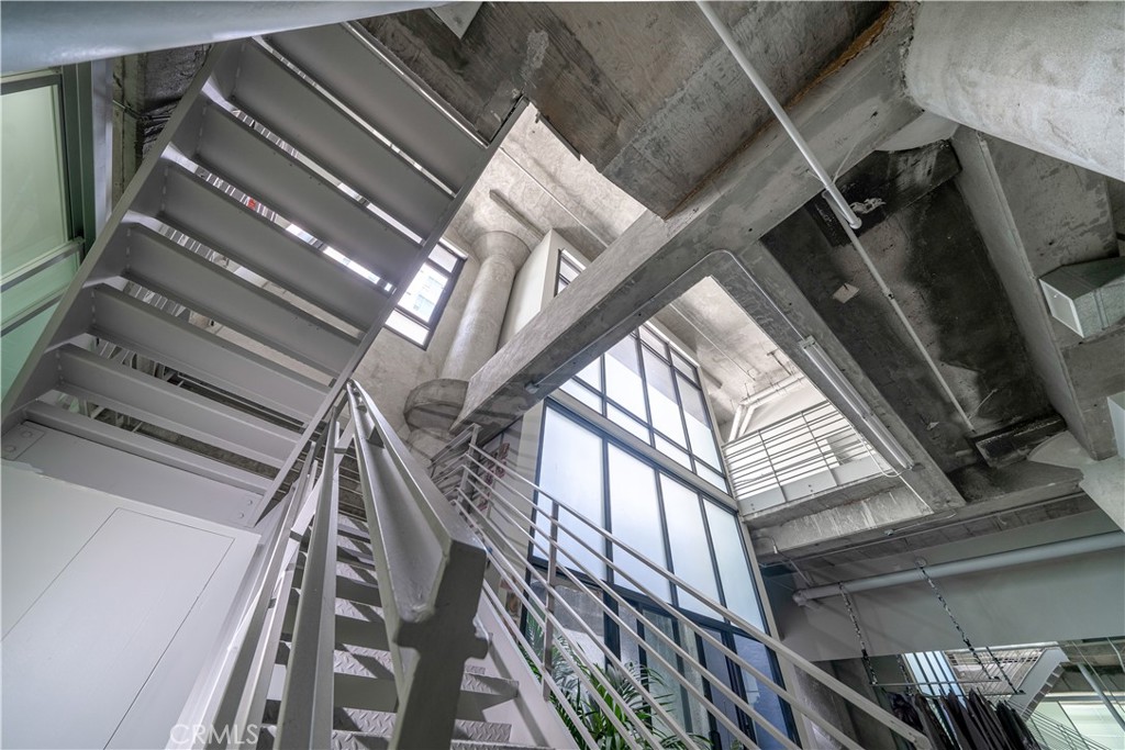 MLS #PV25231543 image #5