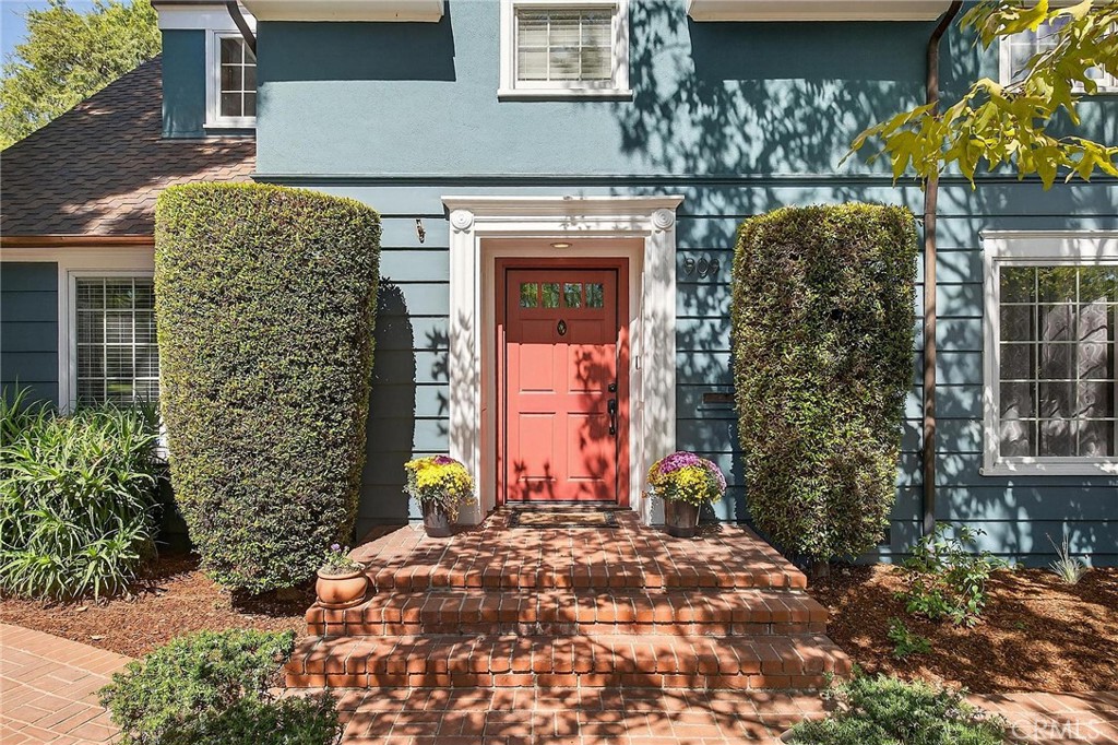 MLS #PV25233849 image #2