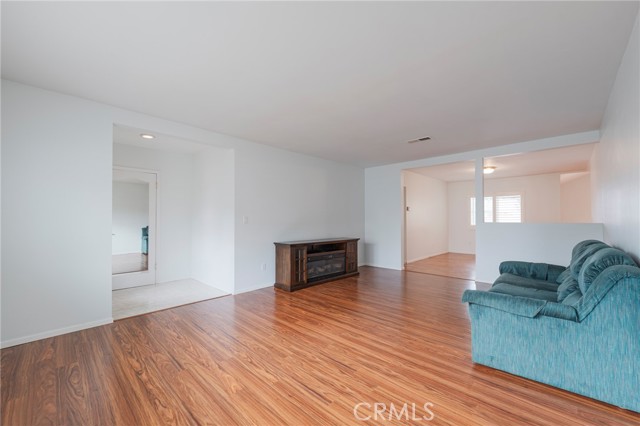 MLS #PV25234976 image #5