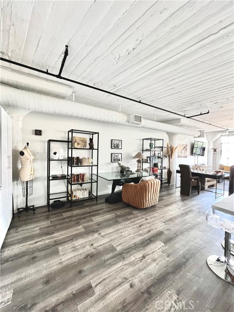 MLS #PV25236897 image #2