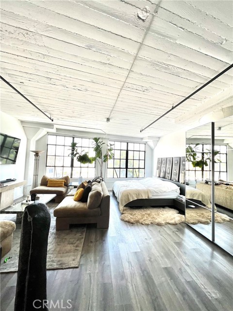 MLS #PV25236897 image #4