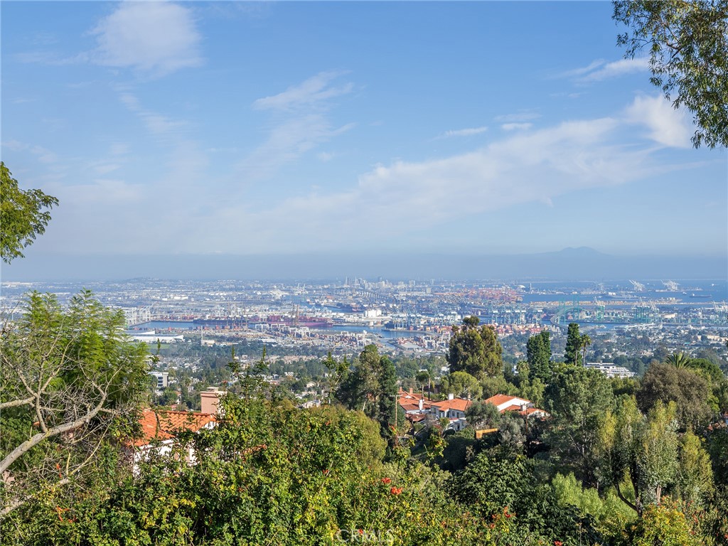 MLS #PV25270093 image #1