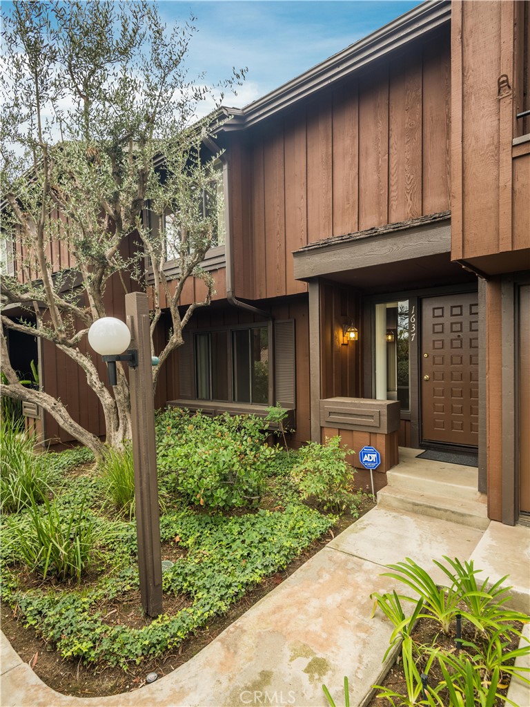 MLS #PV25272802 image #1