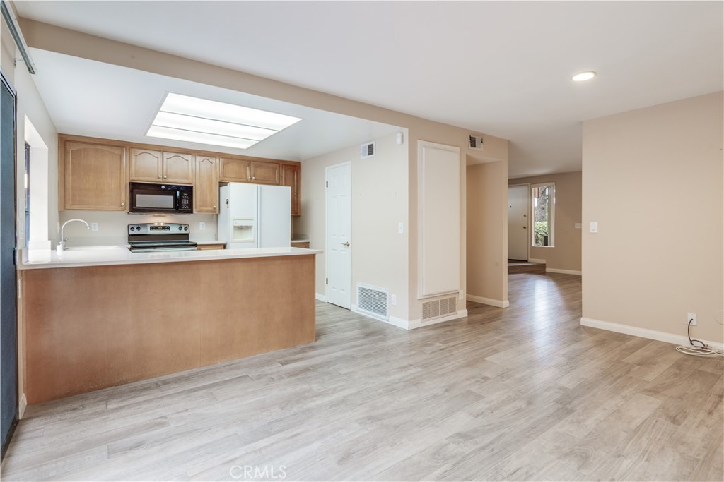 MLS #PV25272802 image #10