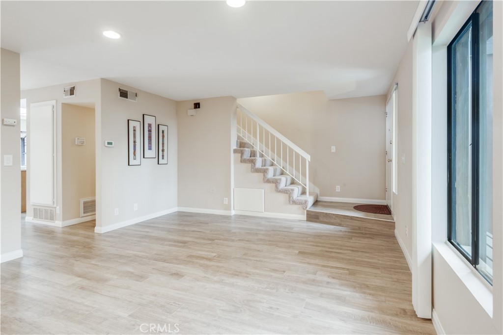 MLS #PV25272802 image #4