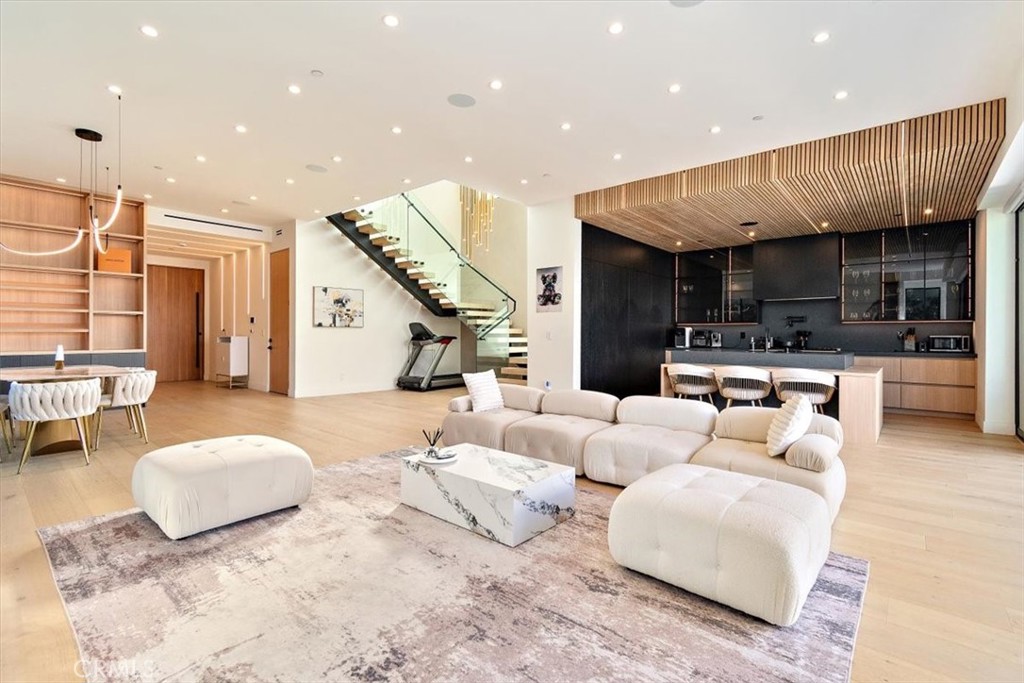 MLS #PV25274656 image #2