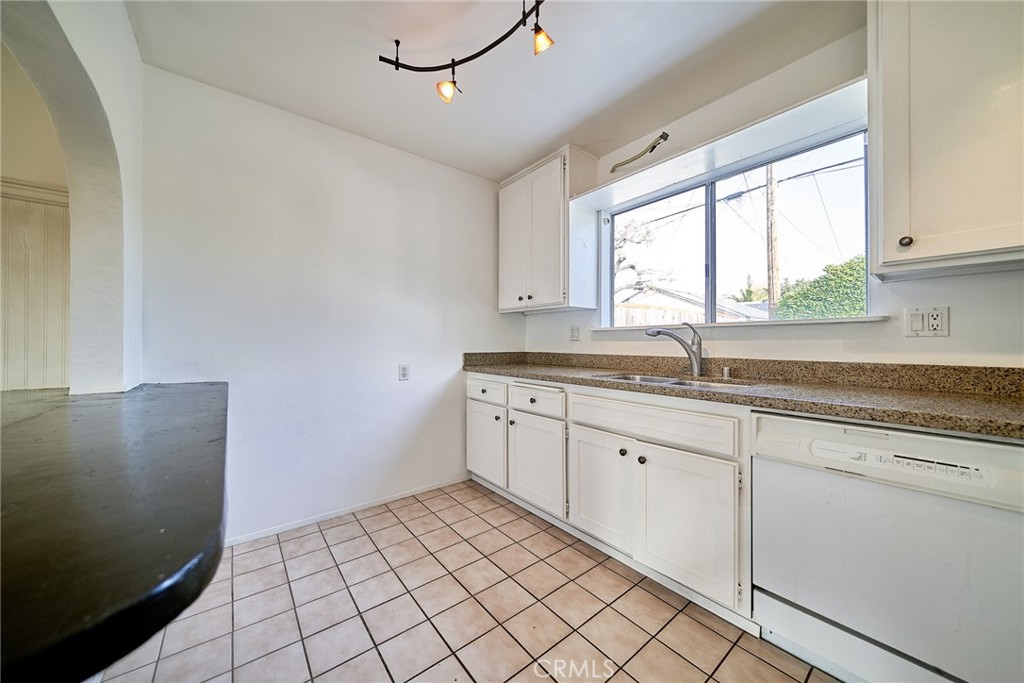 MLS #PV25275637 image #8