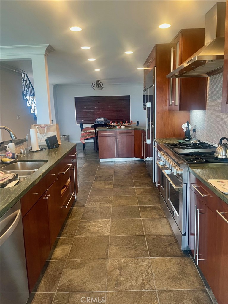 MLS #PV25276222 image #2