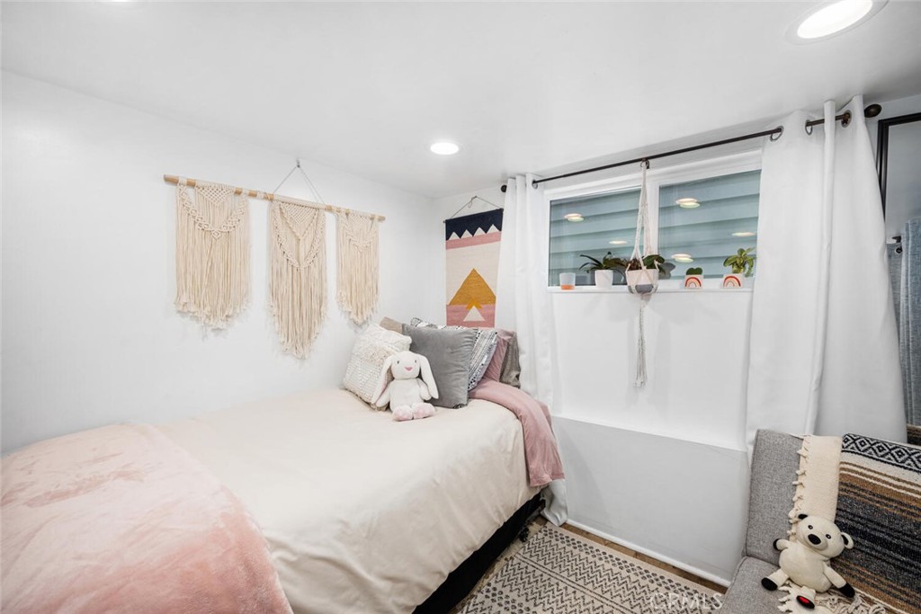 MLS #PW25058001 image #32